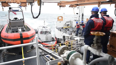 USCGC Stone (WMSL 758) conducts small boat operations off Florida