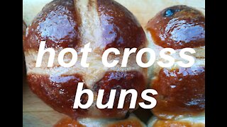 how to make hot cross buns