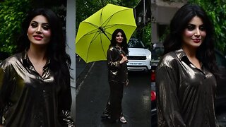 Bold Beauty Urvashi Rautela Looks Stunning In Golden Dress Snapped Outside Ithinkfitnee Juhu 💖📸
