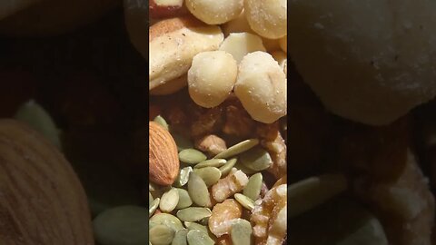 The Fiber and Antioxidant Benefits of Nuts and Seeds for Your Gut and Skin