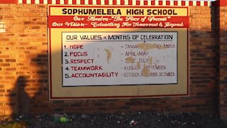 SOUTH AFRICA - Cape Town - Parents sending their kids home at Sophumele High School (Video) (Y8U)