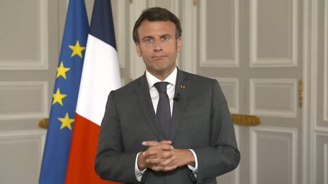 Macron vend la France a l’OMS