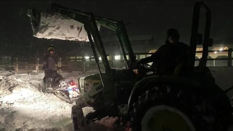 Local dads group comes together to help people in Castle Rock during snowstorm