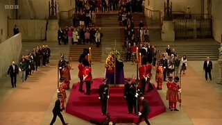 Royal Guard collapse at the Queen's funeral (Sept 2022)