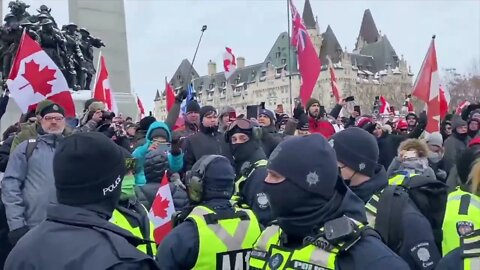 CANADIANS BAND TOGETHER AGAINST POLICE BLOCKADE *PEACEFULLY)