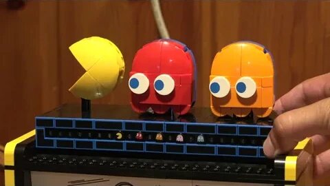 Pac-Man Lego set Time-Lapse