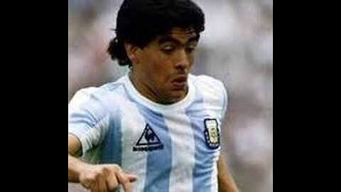 Watch - The greatest heat in history. Maradona talks to the ball, not hot