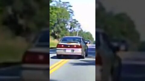 Driver nearly crashes into oncoming traffic on Cairo Rd #shorts