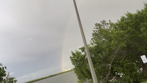 Rainbow arcs ground ground pot of gold me Lucky charms