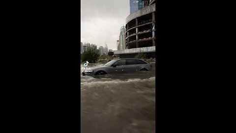 Rain in dubai