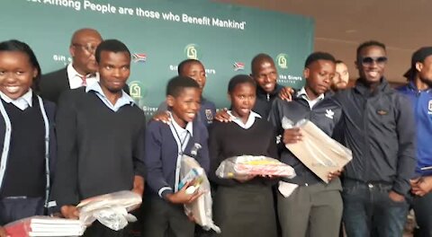 SOUTH AFRICA - Cape Town - Cape Town City FC Accompanies Gift of the Givers in Khayelitsha (cell phone videos) (bpL)