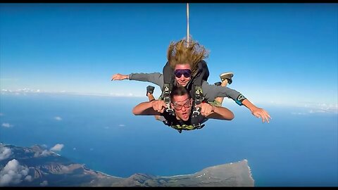 Skydiving in Oahu, Hawaii