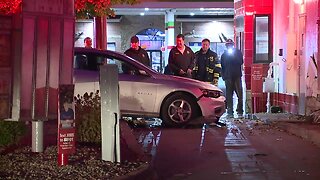 Woman drives across Rally's drive-thru