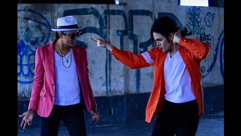 Michael Jackson Dancing With Bruno Mars? Watch this video!