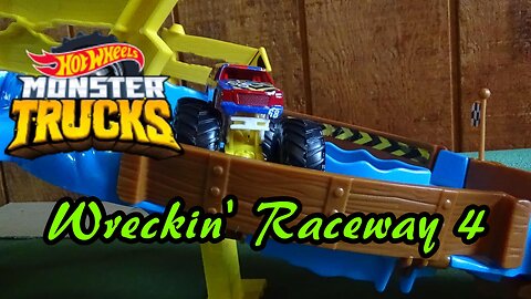 Hot Wheels Monster Trucks Wreckin' Raceway Tournament (Race 4)