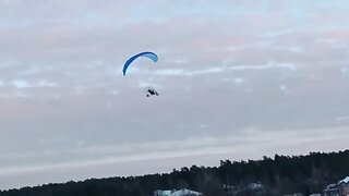 Powered paraglider loses control #trending