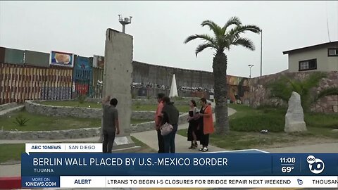 Part of Berlin Wall placed by US-Mexico border