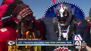 Special Chiefs tailgate open to all fans, even Texans fans