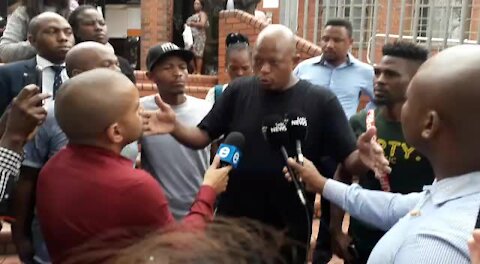 SOUTH AFRICA - Durban - Mampintsha outside Pinetown magistrates Court (Videos) (RNc)