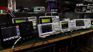 EEVblog #845 - Oscilloscope FFT Comparison