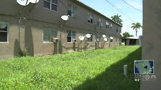 Dozens forced to leave condemned Pahokee apartment building