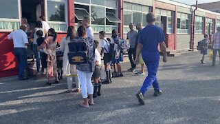 SOUTH AFRICA - Cape Town - First day of school for Grade 1, Goodwood Park Primary school(Video) (tAx)