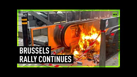 Violent Brussels rally continues, EU flag burnt