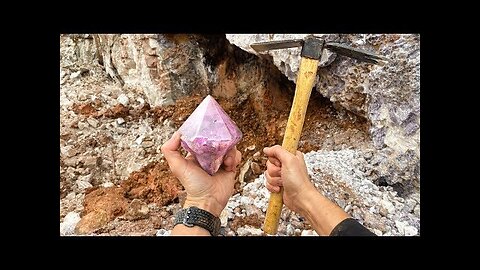 Found Super Rare Amethyst Crystal While Digging at a Private Mine! (Unbelievable Find)