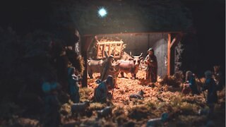 Rondelle55 - Away In A Manger (Official Video)