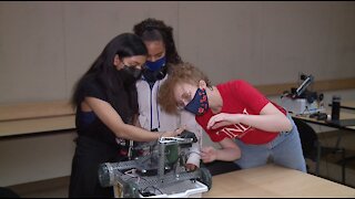 UNLV encourages girls to enter STEM fields in robotics camp