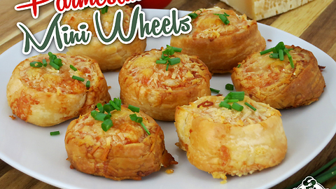 Parmesan mini wheels only require 3 ingredients