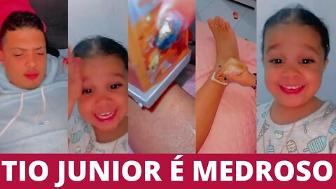 ANDRIELLY E JOYCE FAZEM TIO JUNINHO DE COBAIA PARA A DEPILAÇÃO TURMA CARLINHOS MAIA