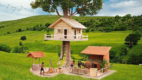 Absolutely Perfect! Build Amazing Modern Treehouse On the Higher Tree And Feed Wild Cows