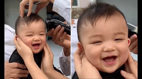 A cute baby enjoys her haircut 😆😆