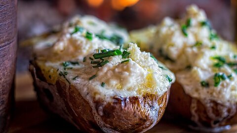 TASTY BAKED POTATO ON COALS WITH SOUR Cream!