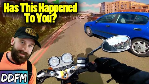 Cars vs Motorcycles (2 Motorcycle Close Calls)