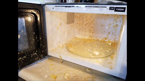 Kitchen disaster! Eggs-plosion!