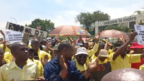 WATCH: Makro Employees Protesting For Better Salaries in Pretoria and Johannesburg