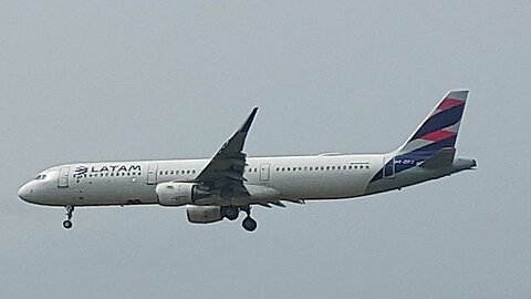 Airbus A321 PT-XPJ vindo de Guarulhos para Manaus/Airbus A321 PT-XPJ coming from Guarulhos to Manaus