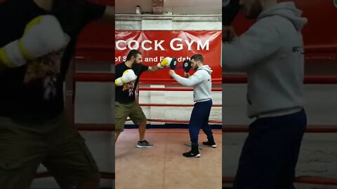 TREINO PRA NÃO LEVAR SOCO NA CARA DE POLIÇAS #shorts