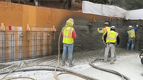 Construction; concrete retaining wall