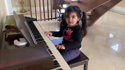 Evana Playing the Piano for the First Time!! Family Fun!!