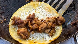 Easy and delicious chicken tacos with pico de gallo