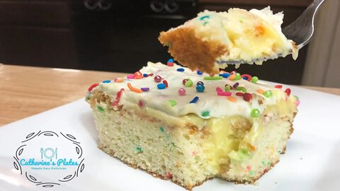 EASY POKE CAKE RECIPE WITH PUDDING | BAKE WITH ME | IT'S SO AMAZING