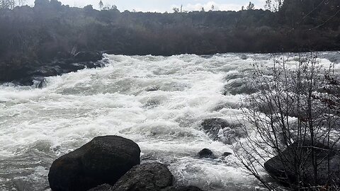 EXPLORING THE EPIC Volcanic Lava River WONDERLAND of Deschutes River in Central Oregon 4K!