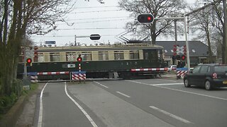 Spoorwegovergang Tynaarlo // Dutch railroad crossing (Blokkendoos)