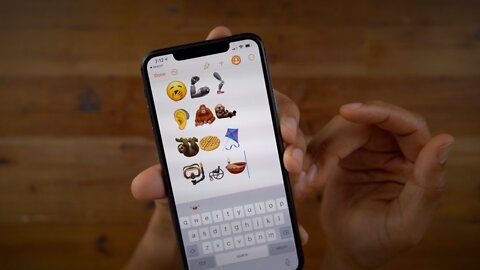 TOO Inclusive: Apple iPhone Receives Criticism for Pregnant Man Emoji!
