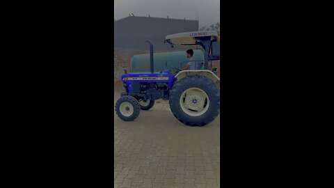 New tractor stunt video #aslafarm0 #trending #viralpost #worldwide