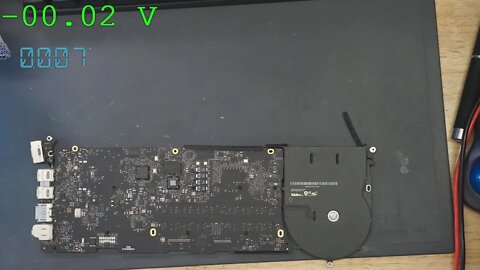 Macbook Pro no brain CPU vcore issue 820-3476