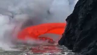 TOURIST FILMS LAVRAS FALLING INTO THE SEA WHAT A DANGER WATCH THE VIDEO AND SHARE